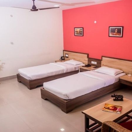 Hotel Aatreyee Dibrugarh Exterior foto