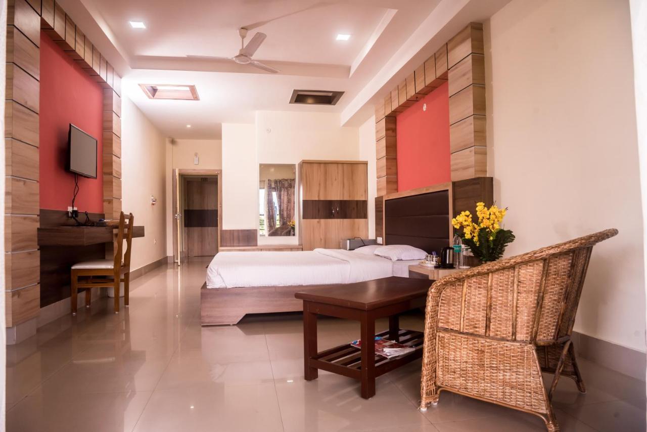 Hotel Aatreyee Dibrugarh Exterior foto